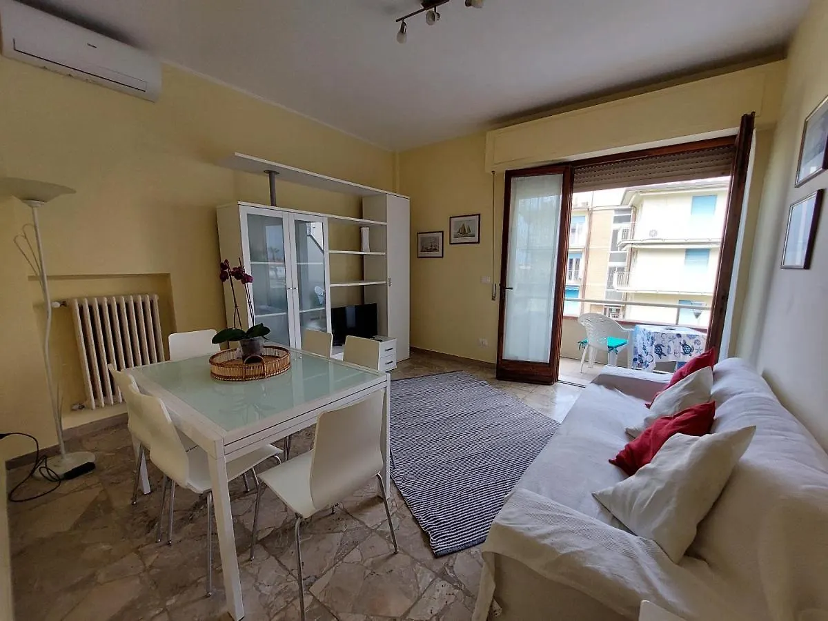 Acquadimare Apartment Viareggio